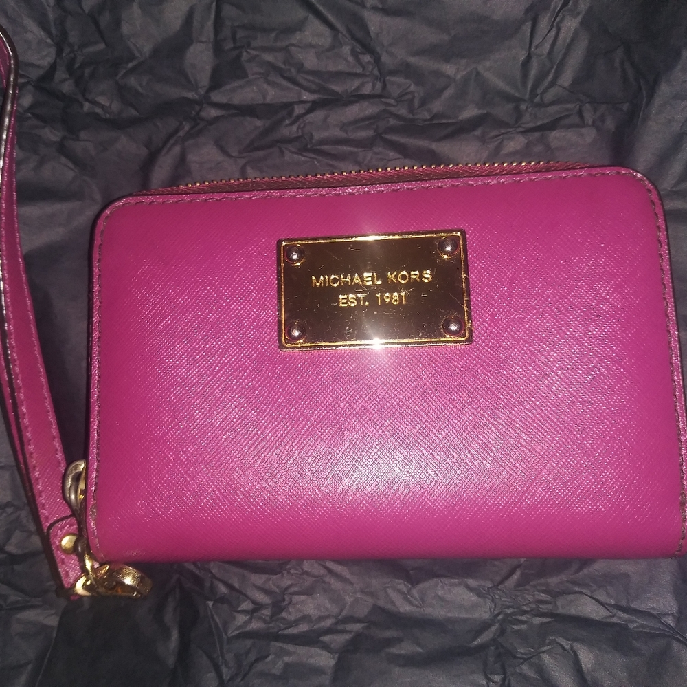 Michael Kors wristlet
